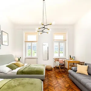 Double King Bed Home,netflix, Highspeed Wifi , Wien Österreich